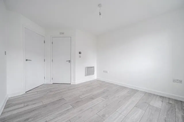 Bath Road, Slough, SL1, photo 4