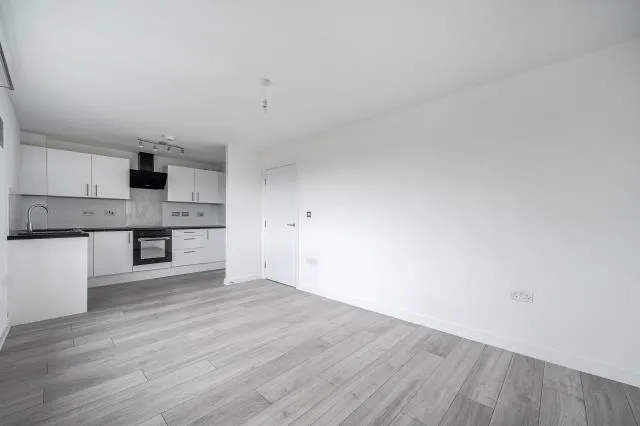 Bath Road, Slough, SL1, photo 7