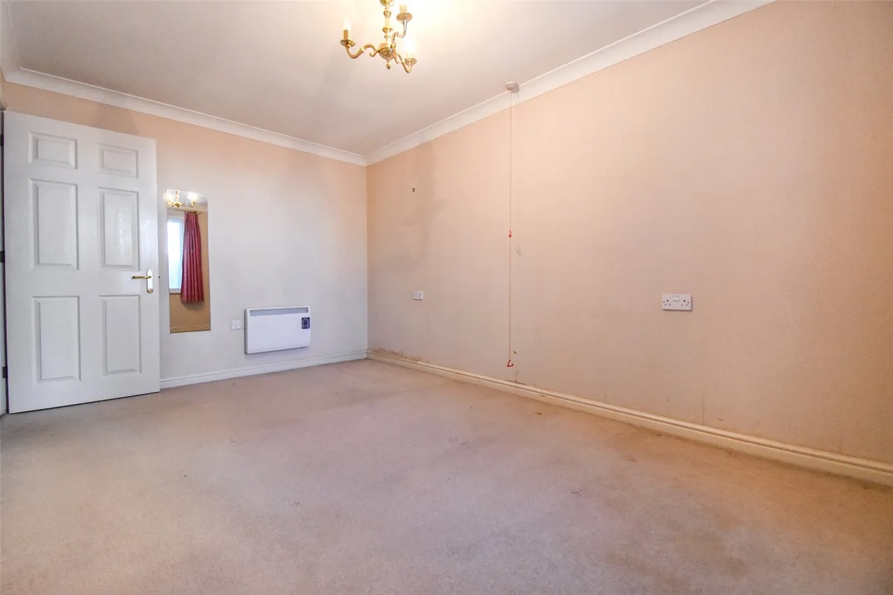 Windsor Way, Aldershot, Hampshire, GU11 1HZ, photo 9