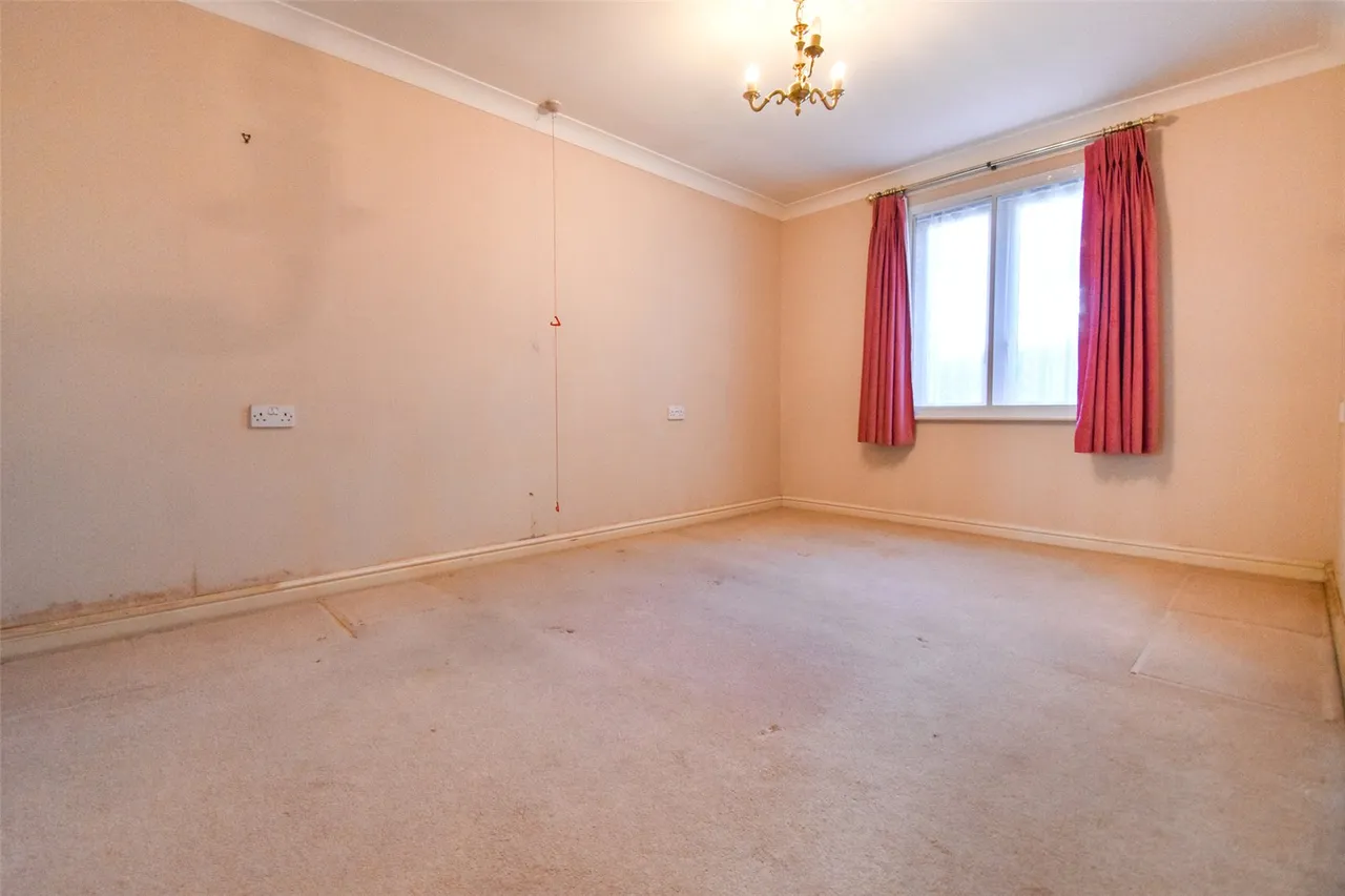 Windsor Way, Aldershot, Hampshire, GU11 1HZ, photo 8