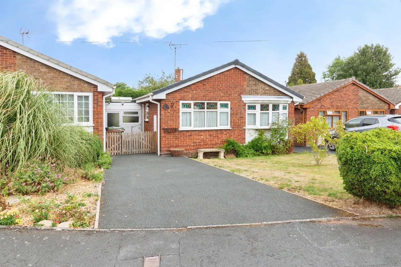 2 bed house for sale, Ridgeway, Hixon, ST18