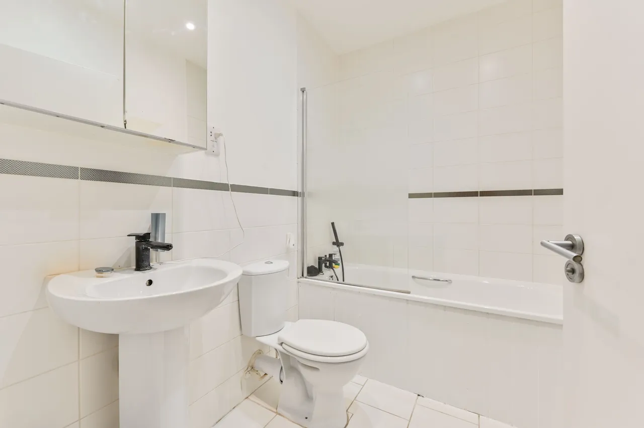 Flat 15, Grove Mill, London Road, Mitcham, photo 8