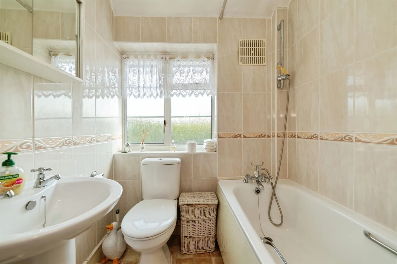 Handside Lane, Welwyn Garden City, AL8, photo 13