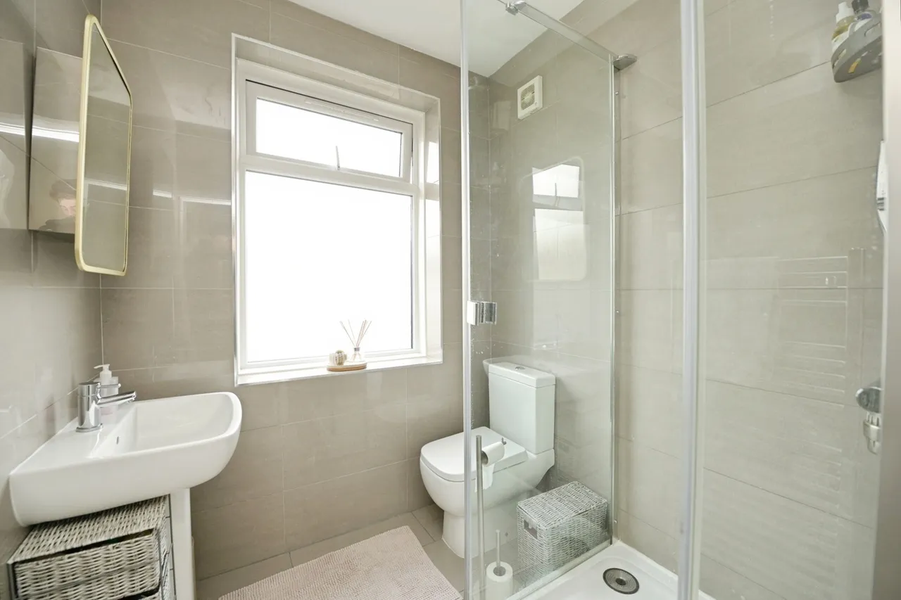 Essex Road, Romford, RM7, photo 18