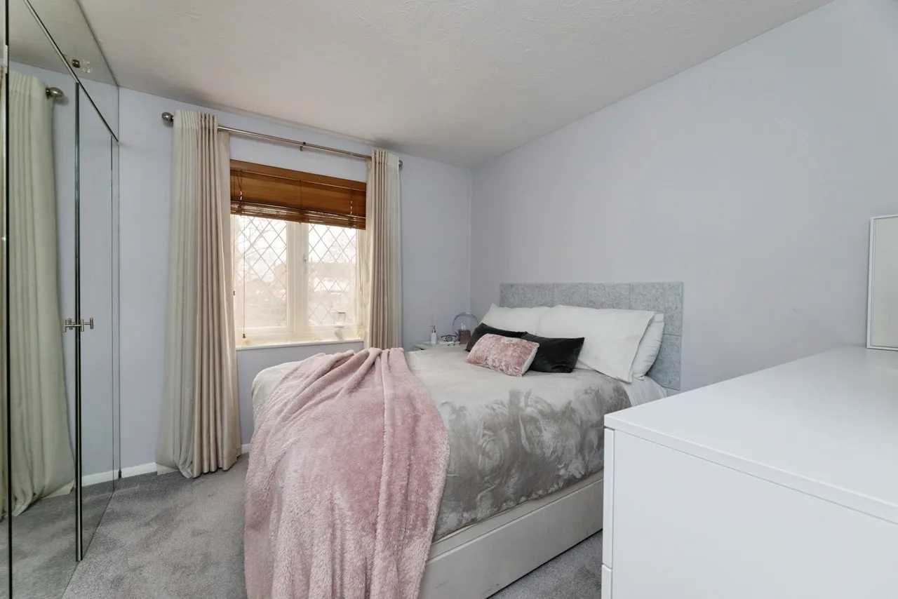 Bernards Close, ILFORD, Essex, IG6, photo 10