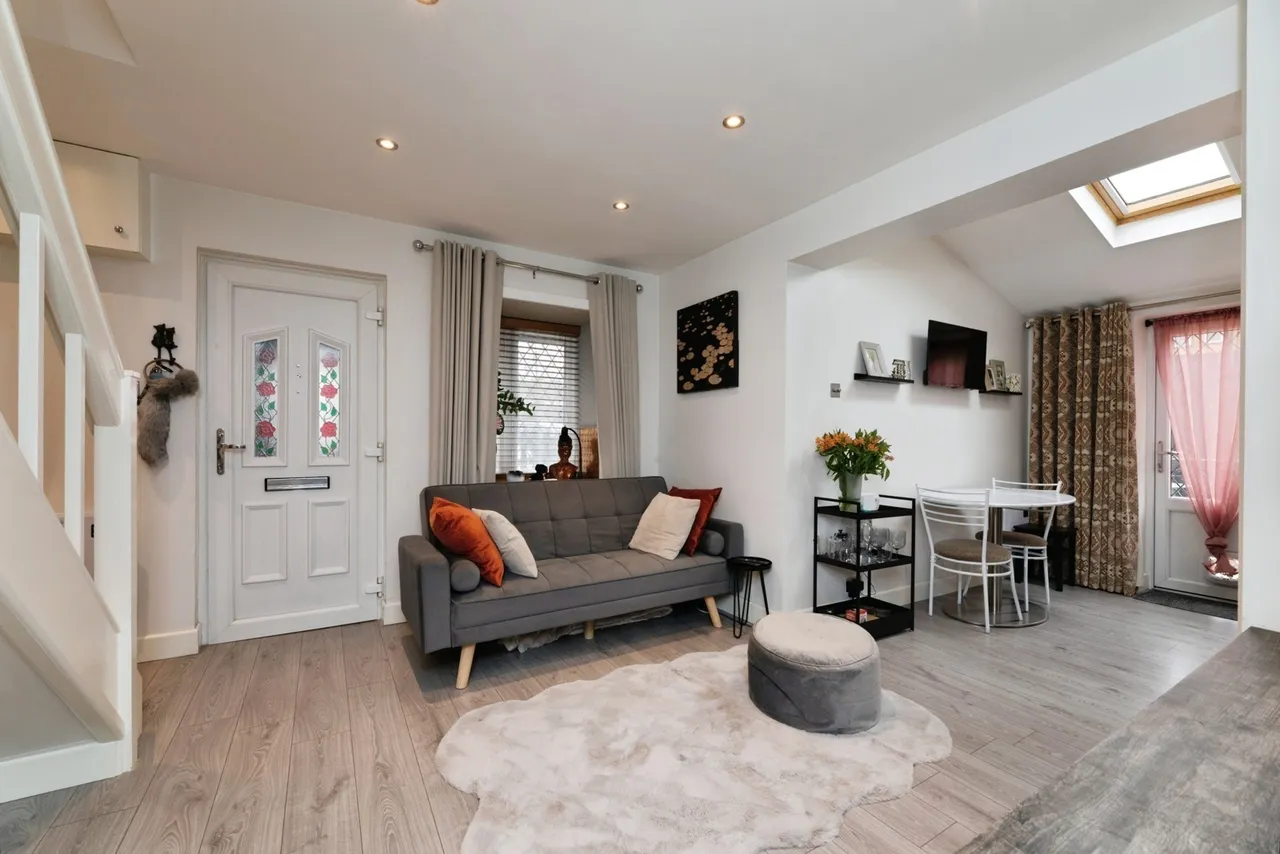 Bernards Close, ILFORD, Essex, IG6, photo 2