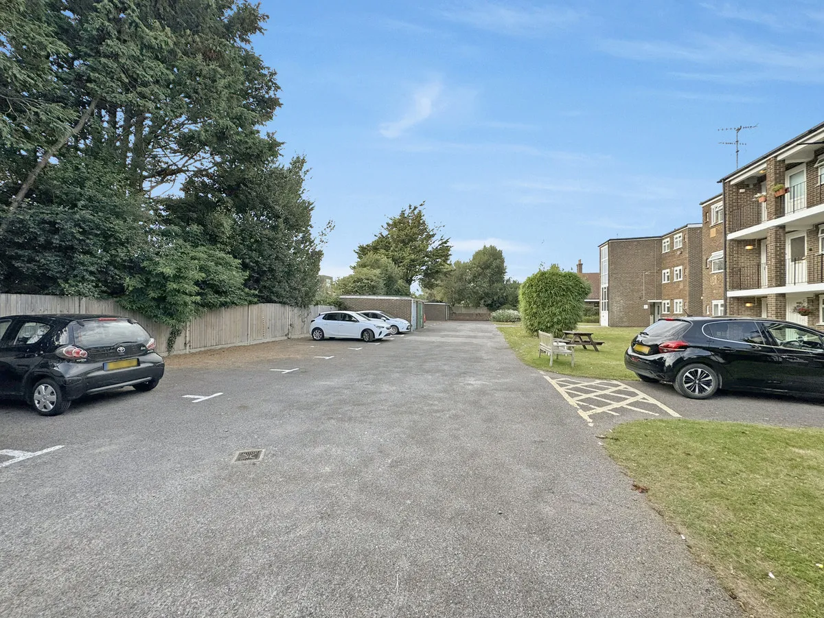 Wallace Avenue, Worthing, BN11, photo 9