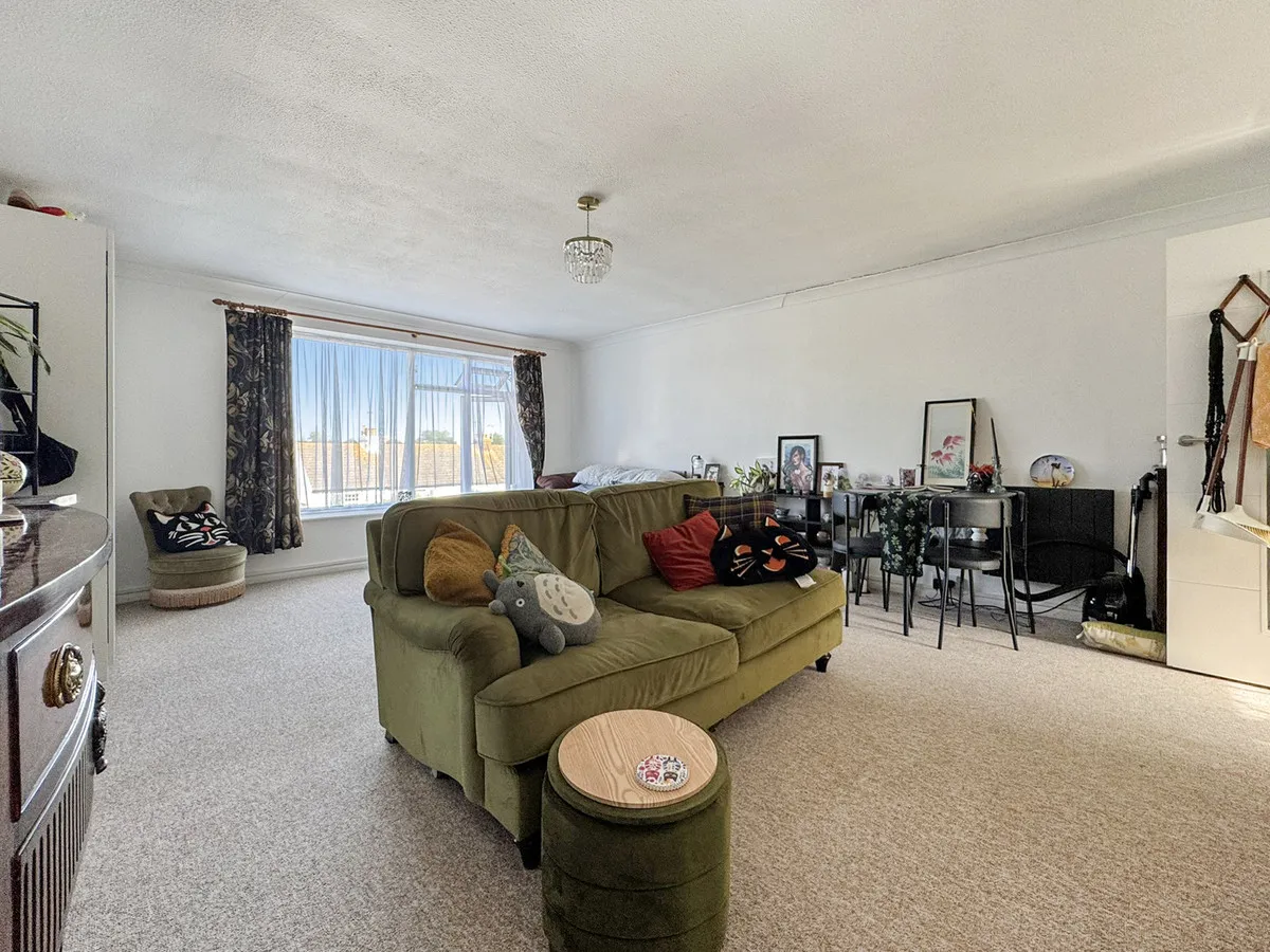 Wallace Avenue, Worthing, BN11, photo 5