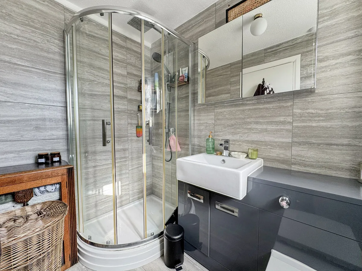 Wallace Avenue, Worthing, BN11, photo 4
