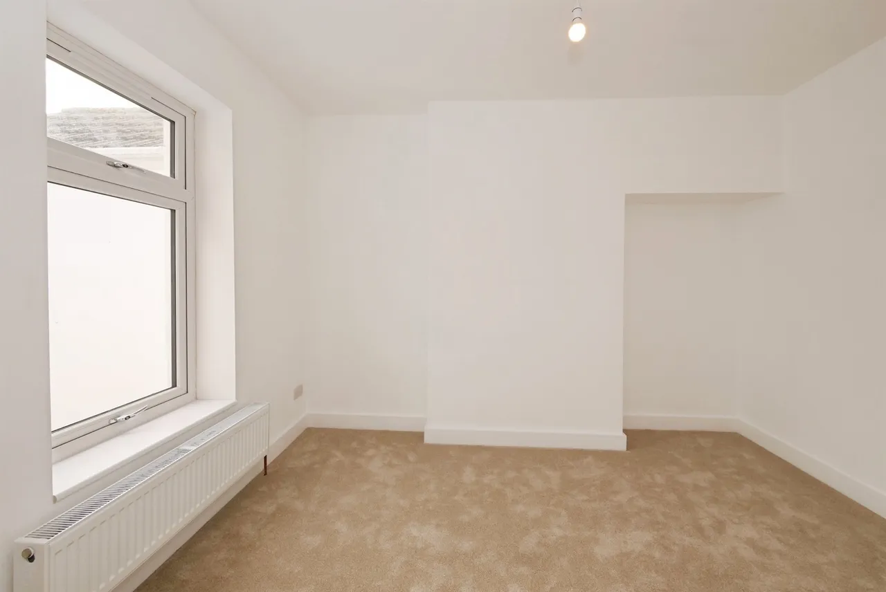 Cheltenham Terrace, Bridgend, CF31, photo 23