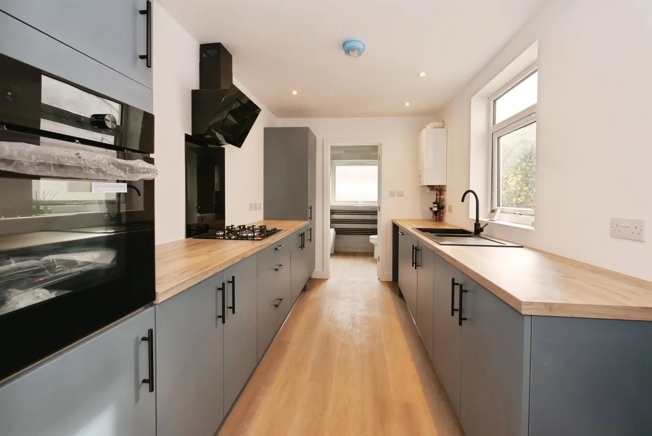 Cheltenham Terrace, Bridgend, CF31, photo 8