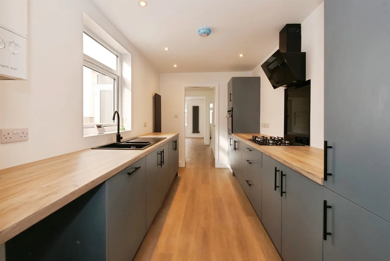 Cheltenham Terrace, Bridgend, CF31, photo 10