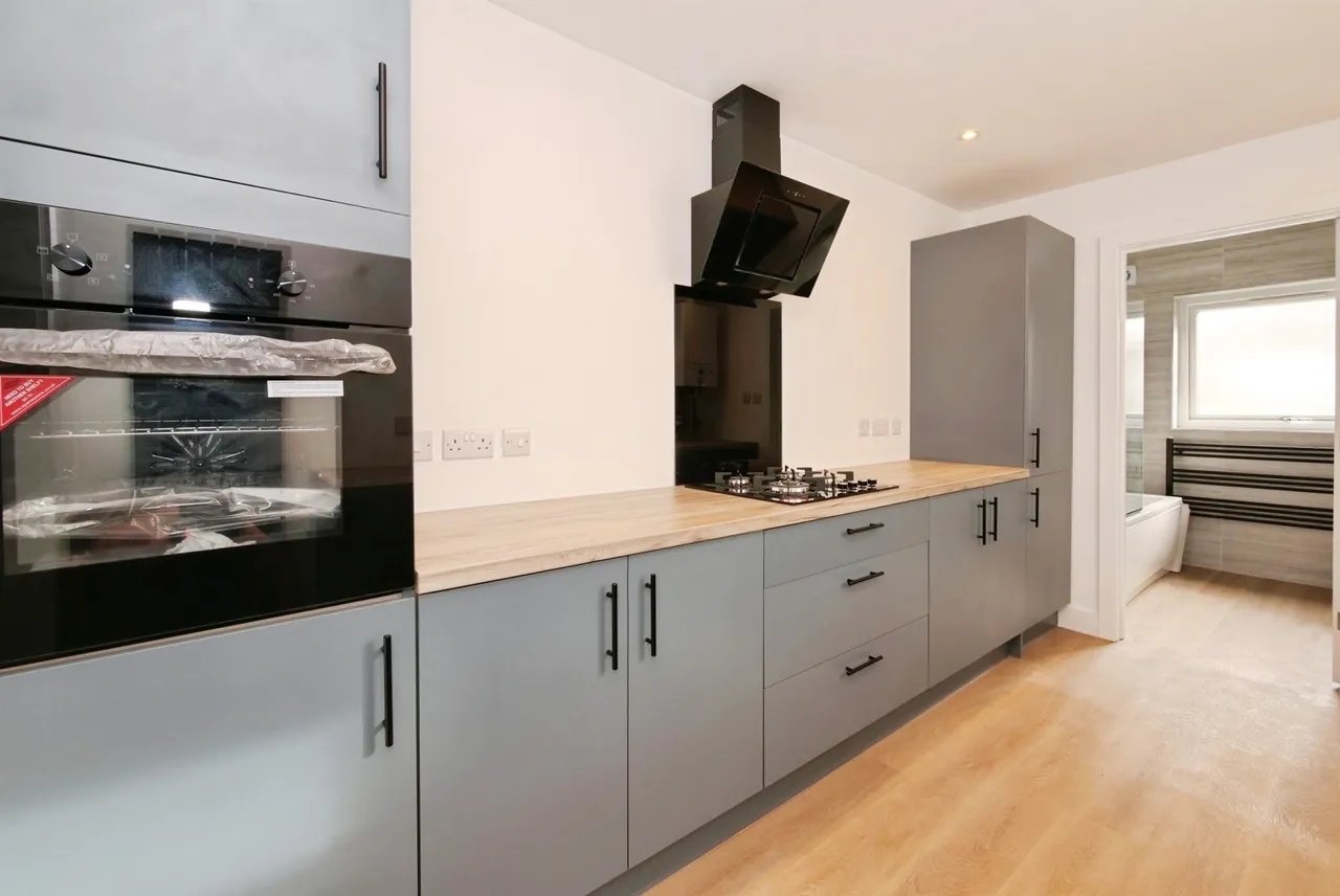 Cheltenham Terrace, Bridgend, CF31, photo 9