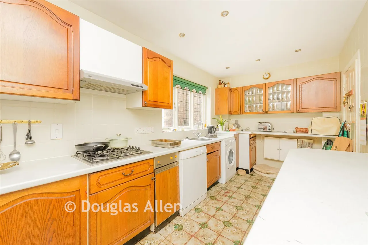 Woodbury Hill, Loughton, IG10, photo 5