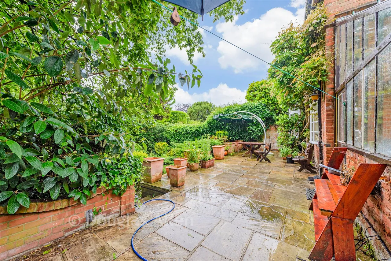 Woodbury Hill, Loughton, IG10, photo 10