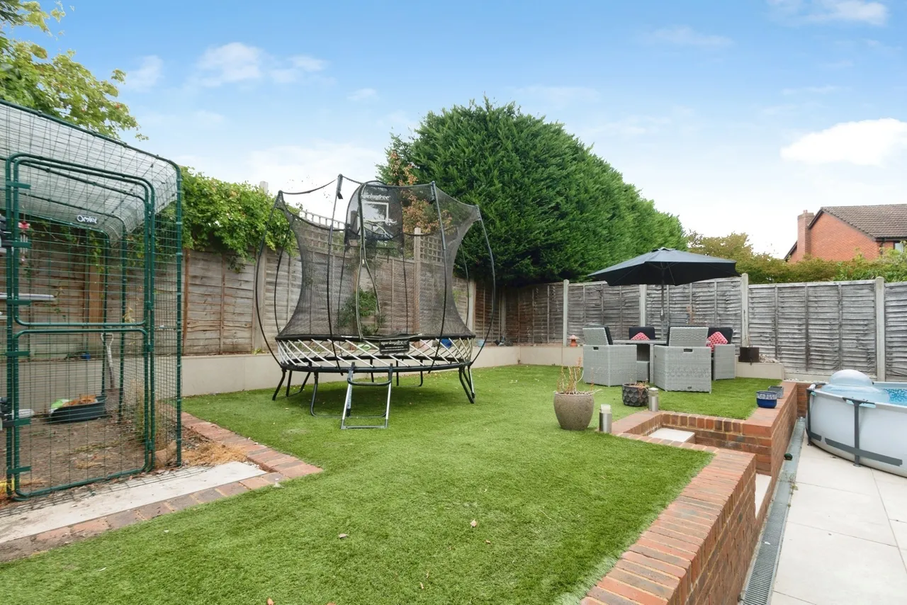 Windmill Field, Windlesham, GU20, photo 4