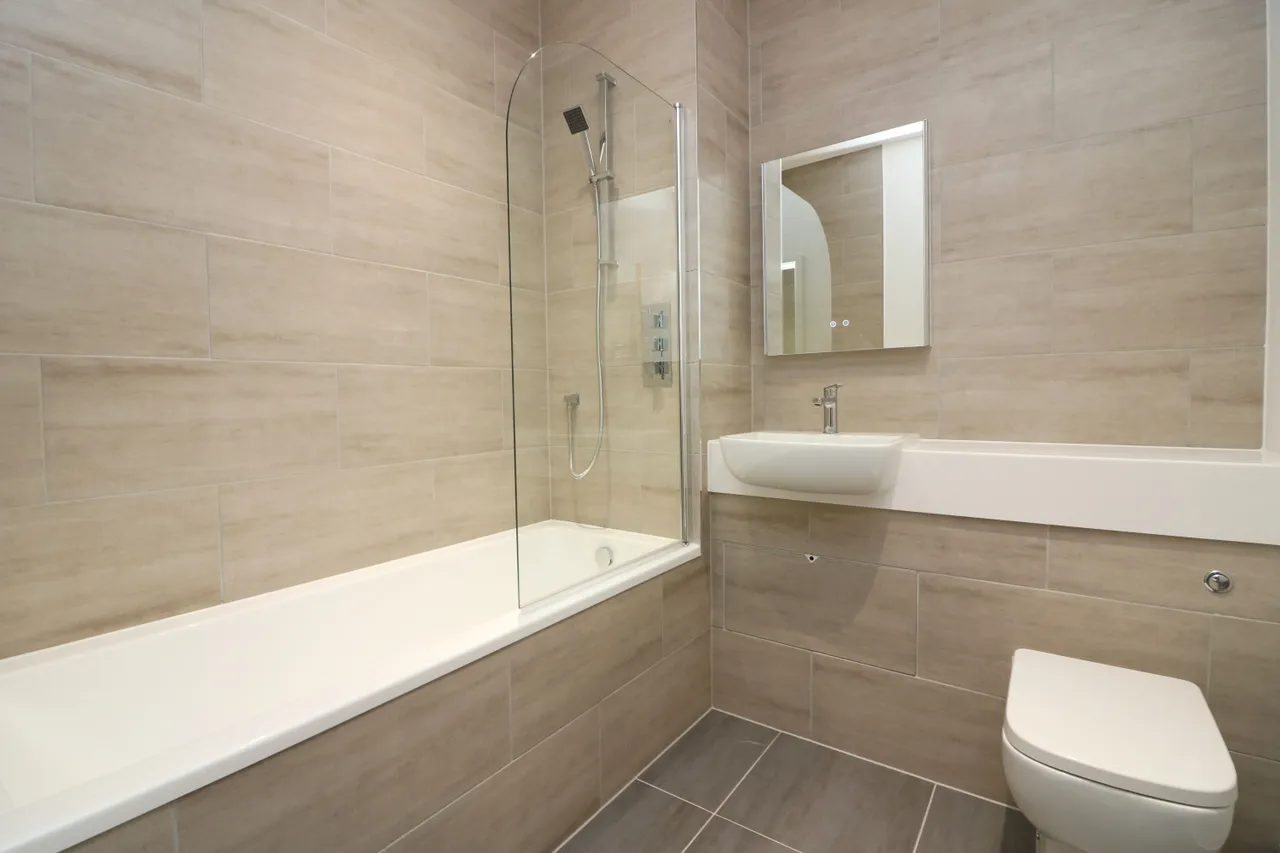 High Street, Surrey Egham, TW20, photo 6