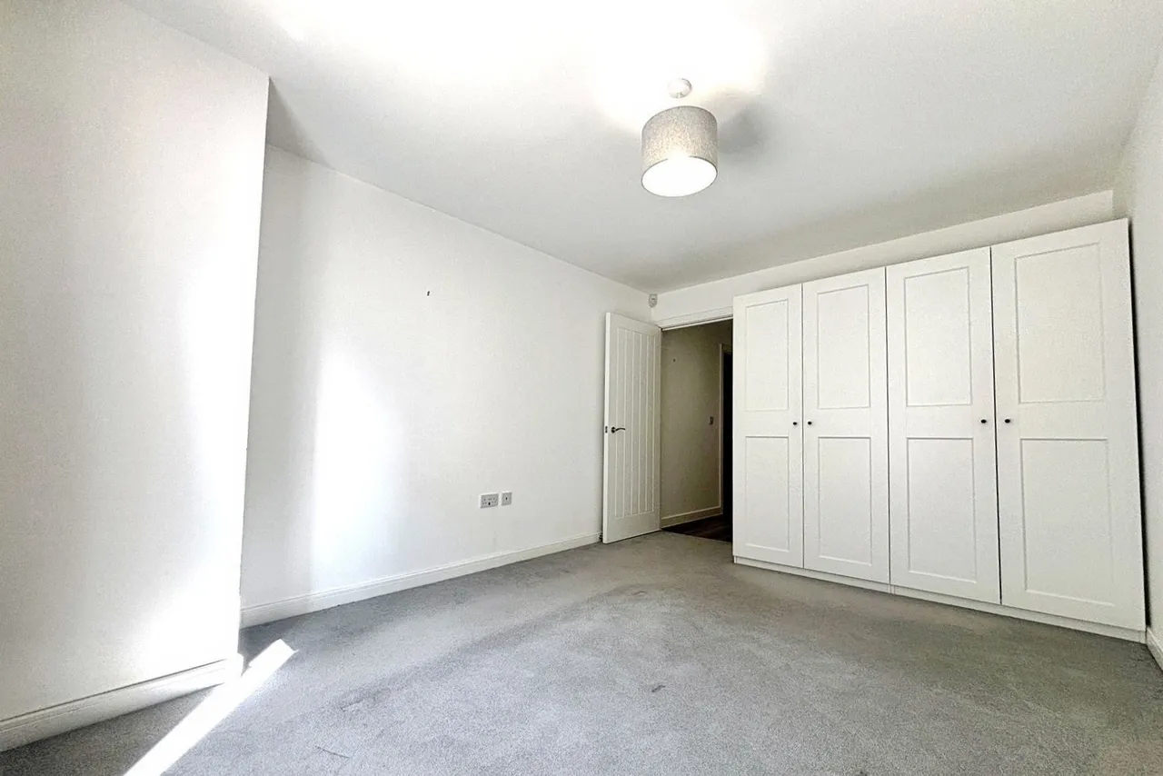 Station Road, Hook, Hampshire, RG27 9QW, photo 7