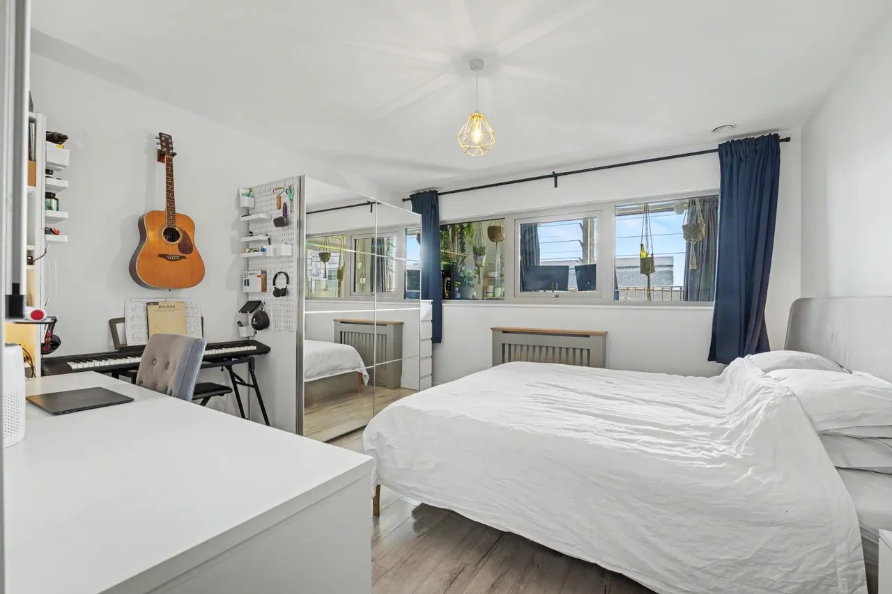Plaistow Road, London, E13, photo 13