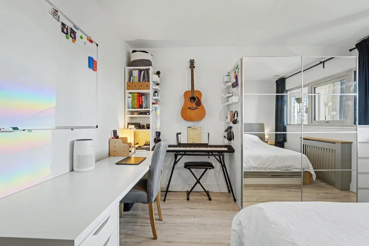 Plaistow Road, London, E13, photo 9