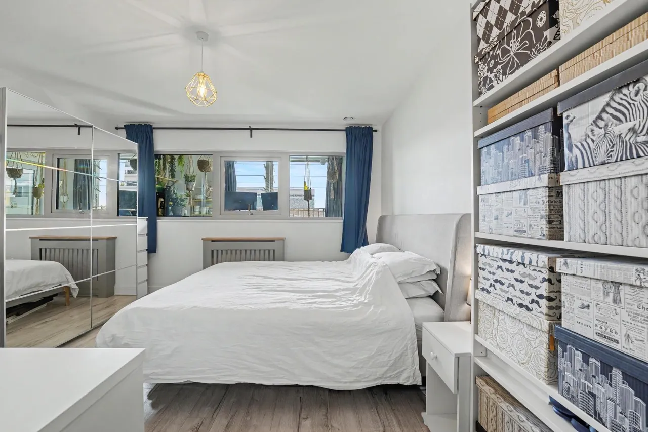 Plaistow Road, London, E13, photo 11