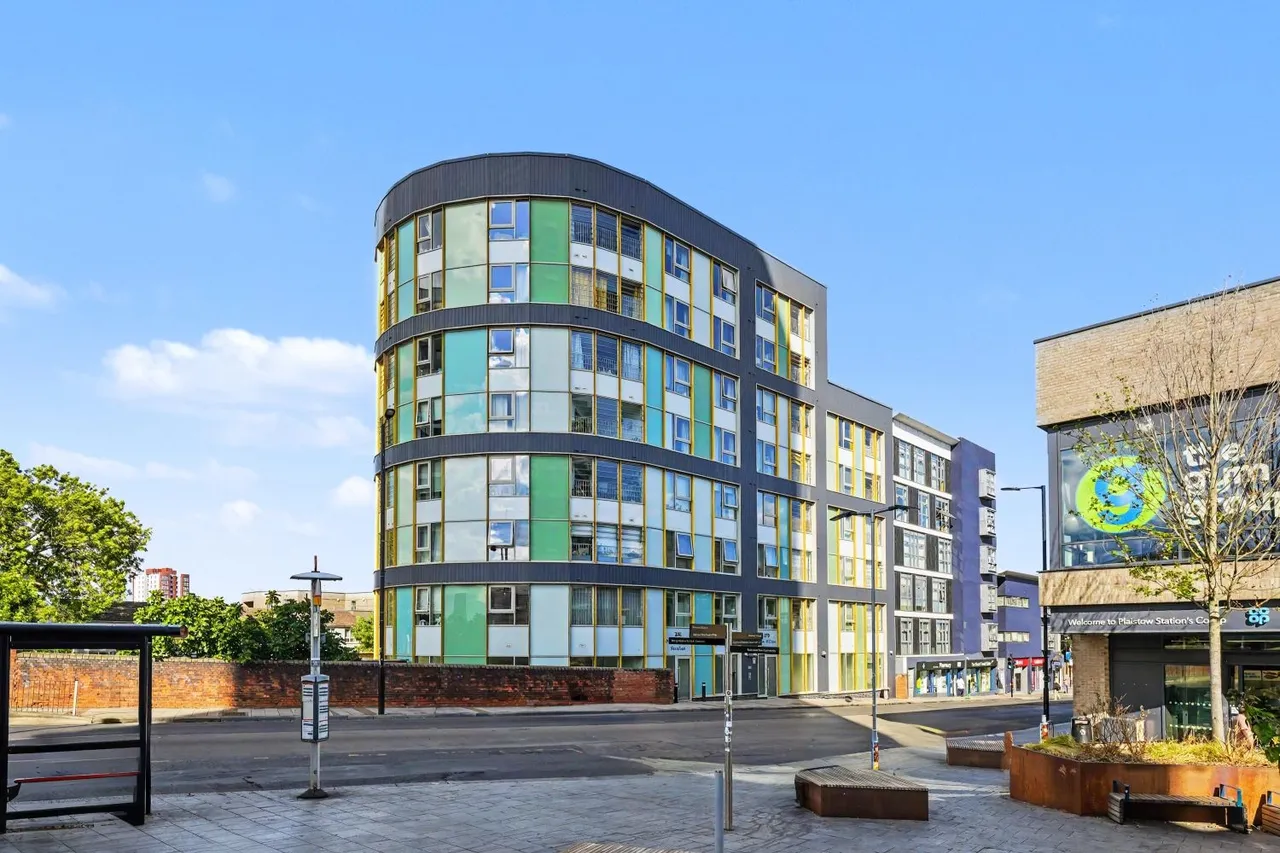 Plaistow Road, London, E13, photo 20