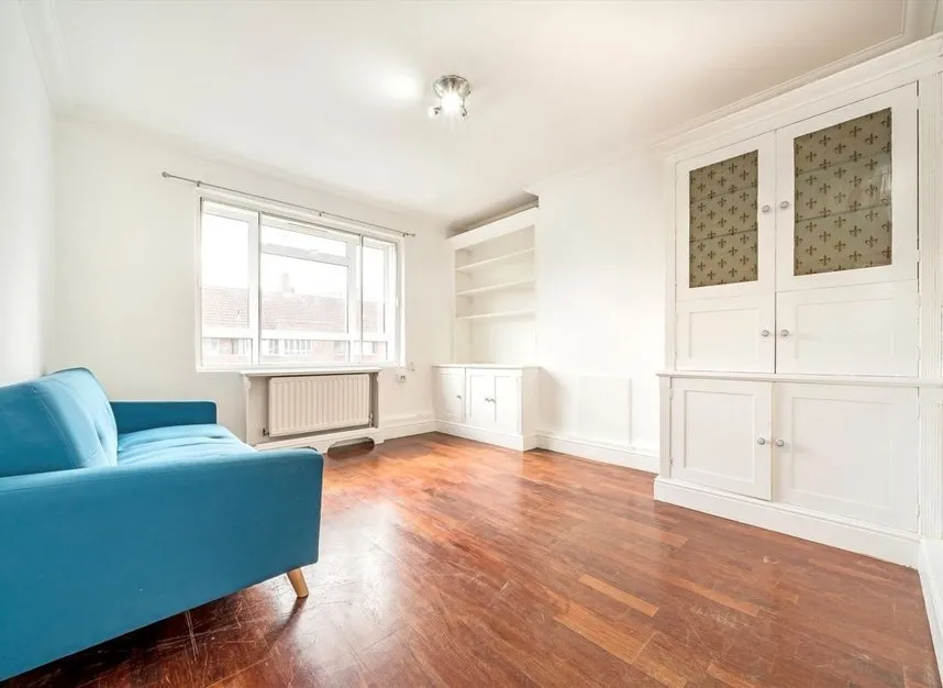 White City Estate, Shepherds Bush, W12, photo 2