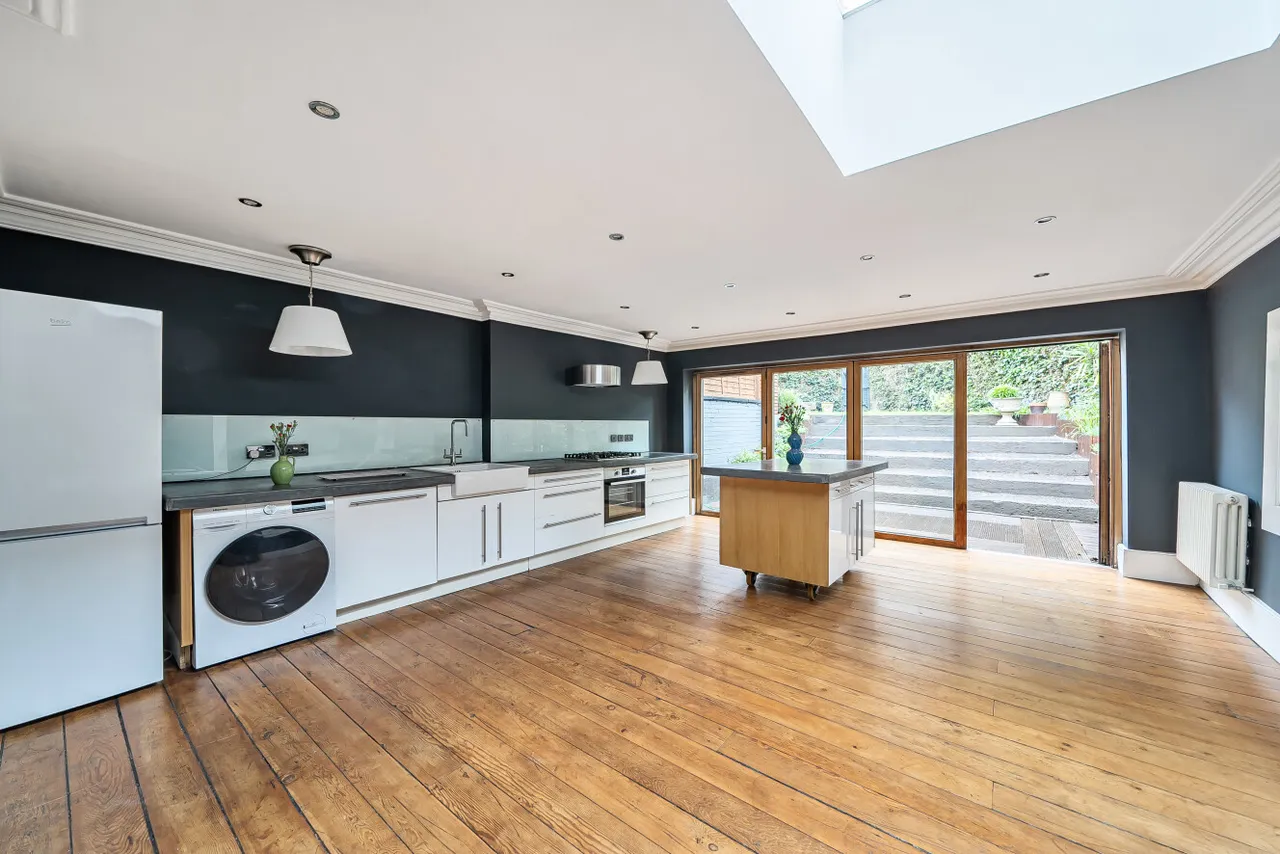 4 bed house for sale — Edison Road, Crouch End, London, N8