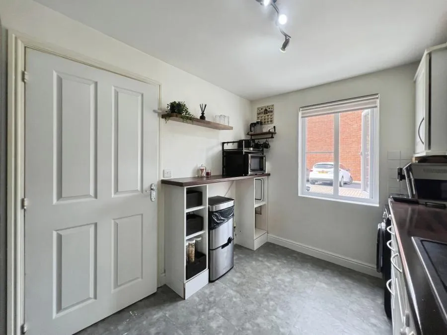 Poperinghe Way, Arborfield, RG2, photo 12