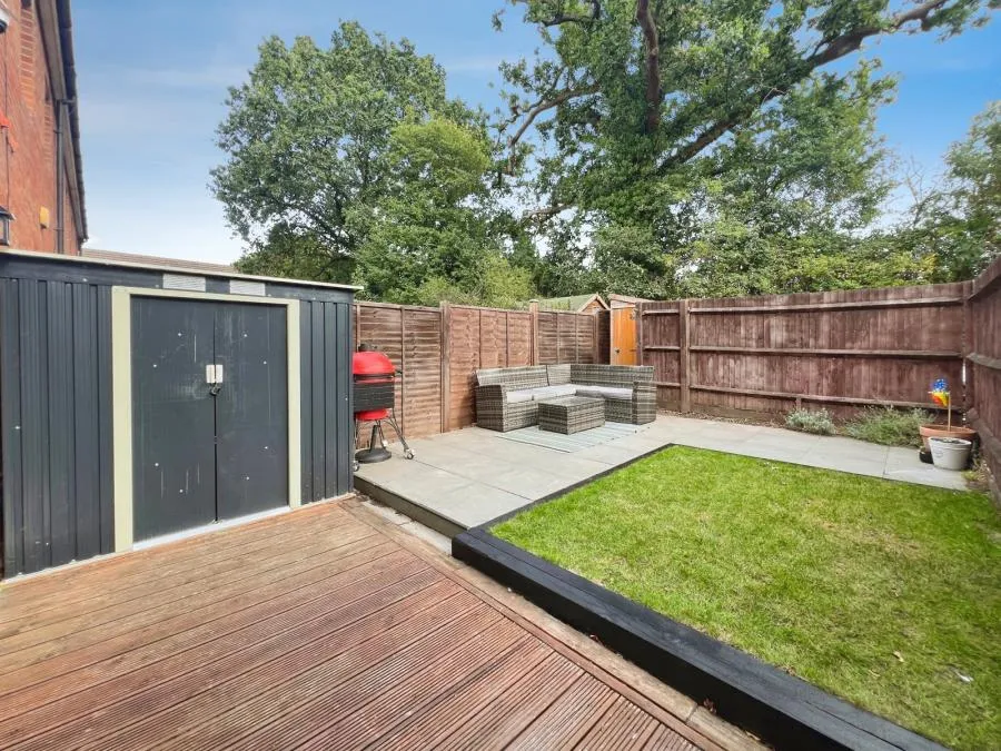 Poperinghe Way, Arborfield, RG2, photo 6