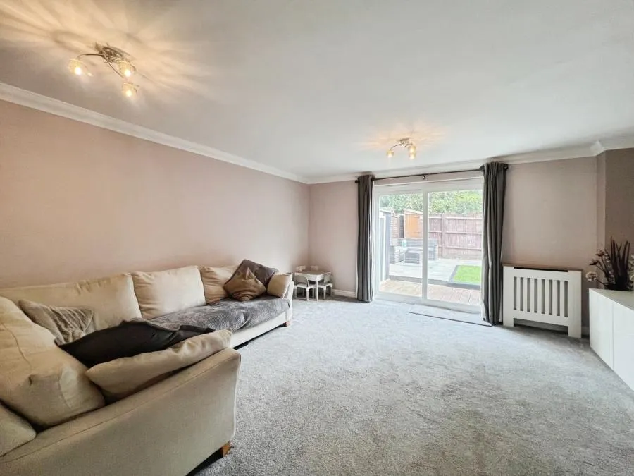 Poperinghe Way, Arborfield, RG2, photo 7