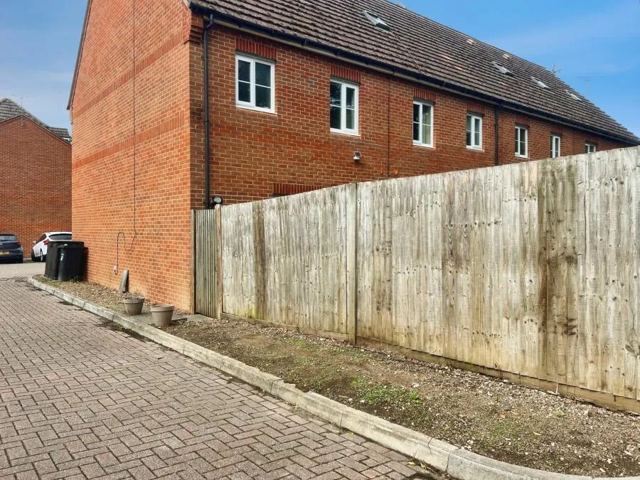 Poperinghe Way, Arborfield, RG2, photo 23