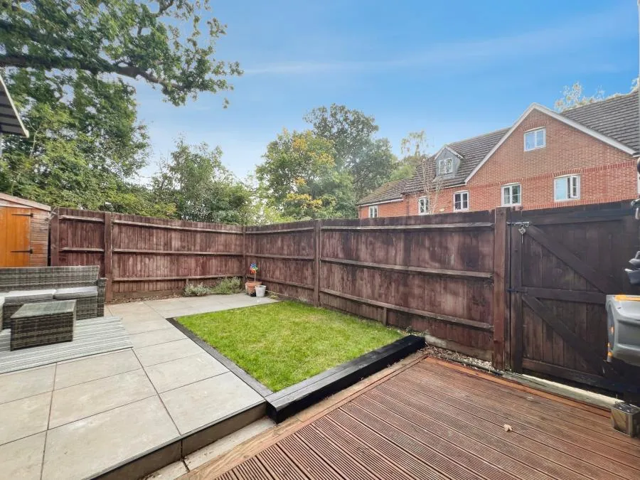 Poperinghe Way, Arborfield, RG2, photo 21