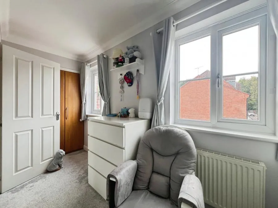 Poperinghe Way, Arborfield, RG2, photo 18