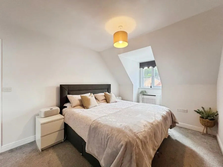 Poperinghe Way, Arborfield, RG2, photo 13