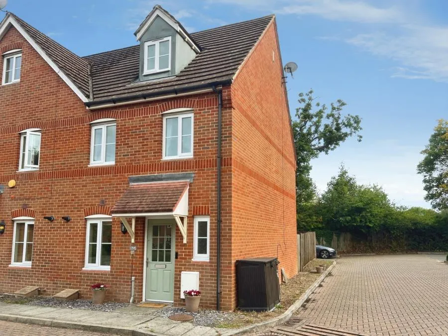 3 bed house for sale, Poperinghe Way, Arborfield, RG2