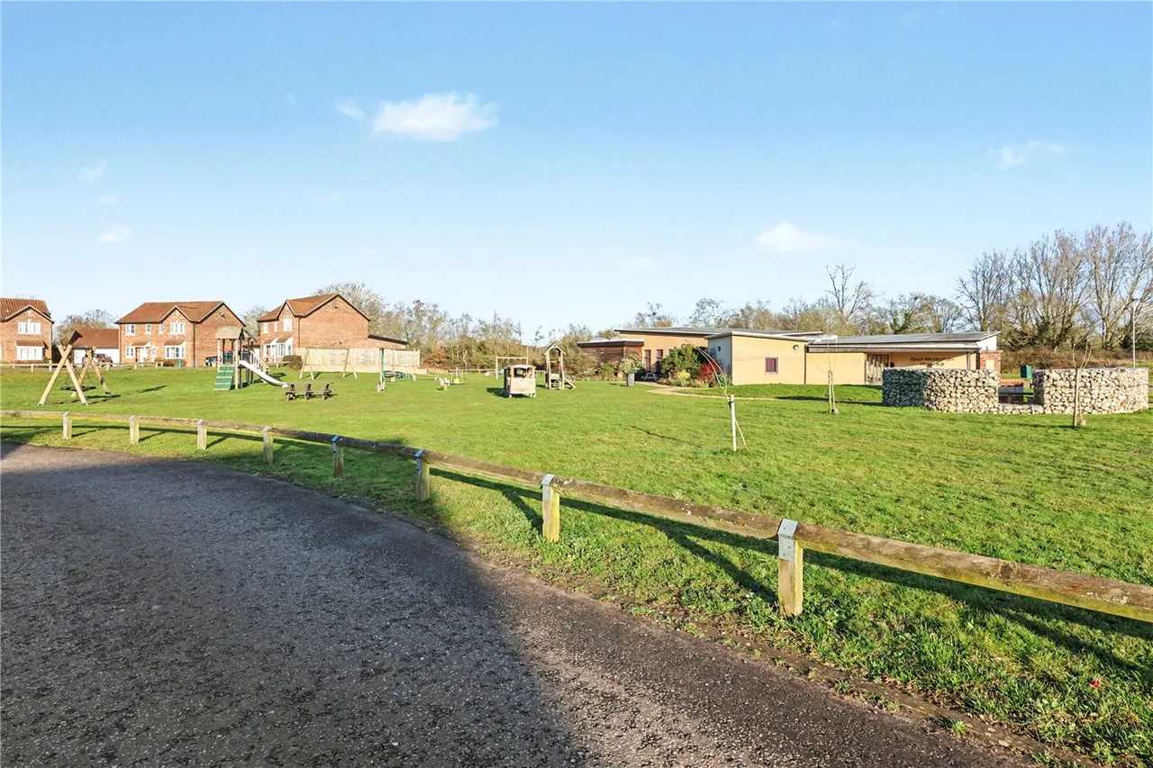 Starlings Way, Great Witchingham, NR9, photo 22