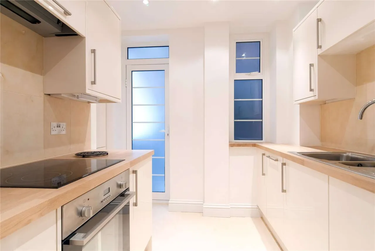St. James Close, St John's Wood, London, NW8 7LQ, photo 4