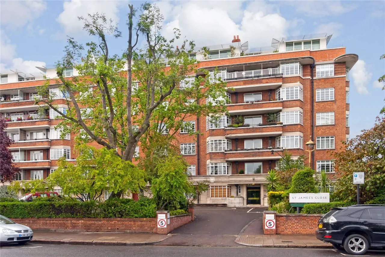 2 bed flat for sale — St. James Close, St John's Wood, London, NW8 7LQ