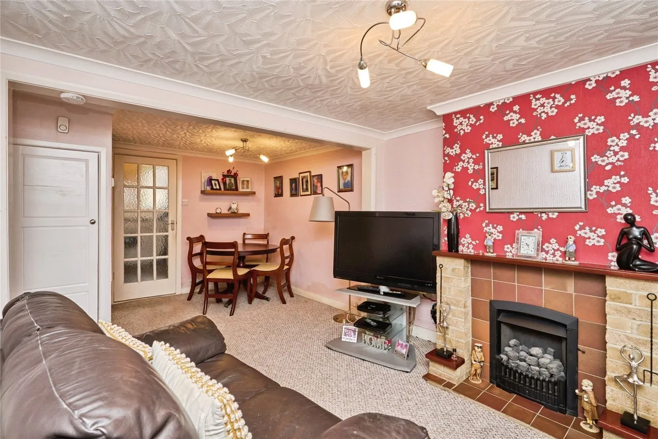Barton Road, Newport, PO30, photo 3