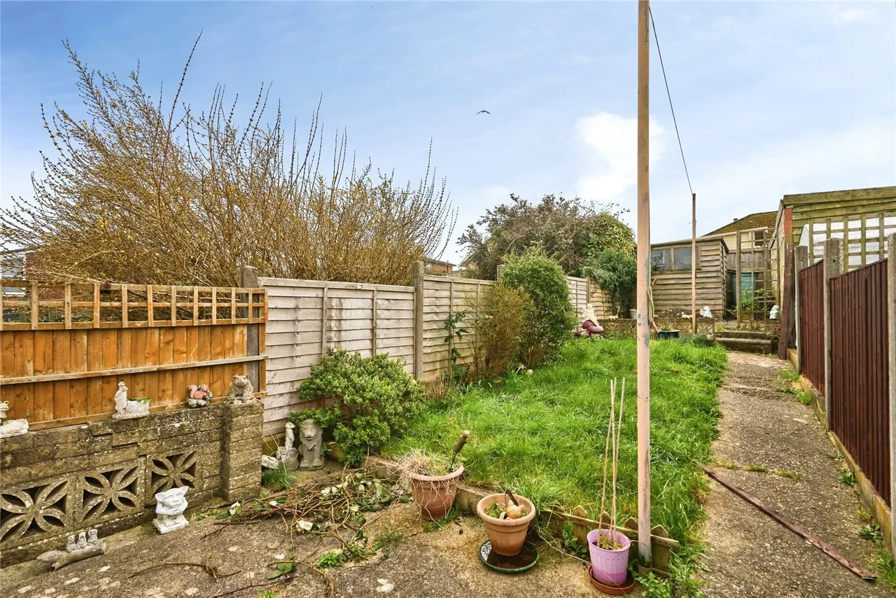 Barton Road, Newport, PO30, photo 7