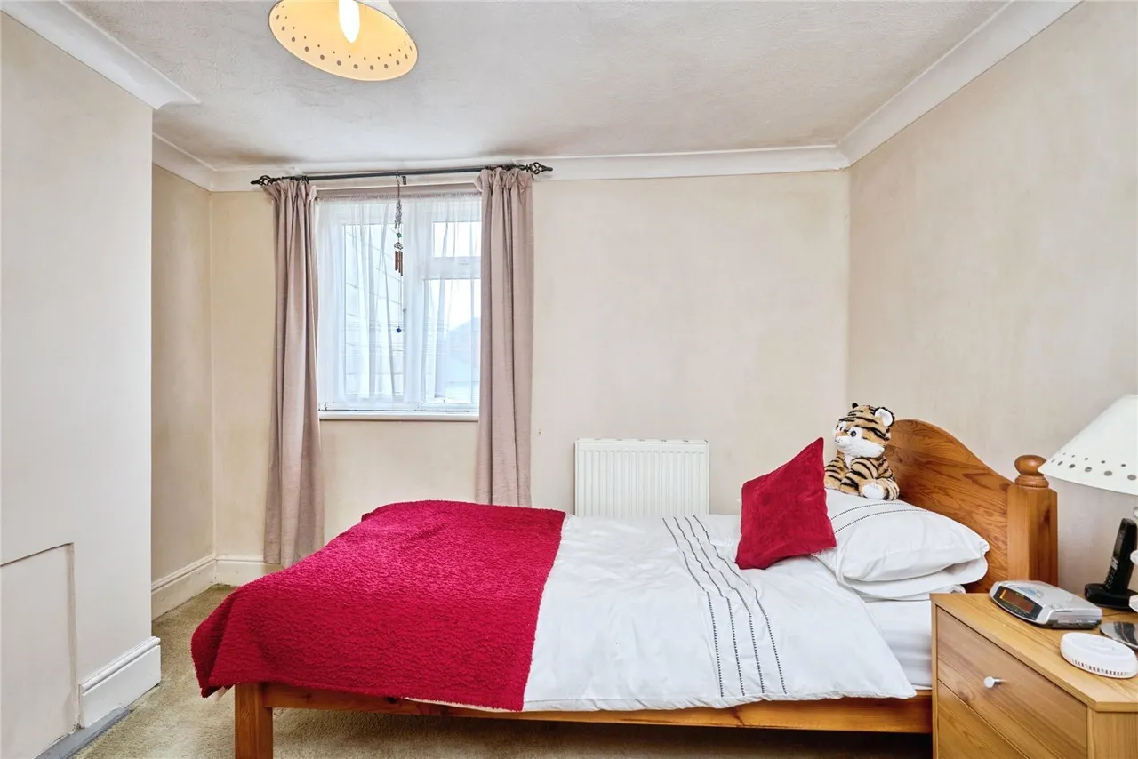 Barton Road, Newport, PO30, photo 9