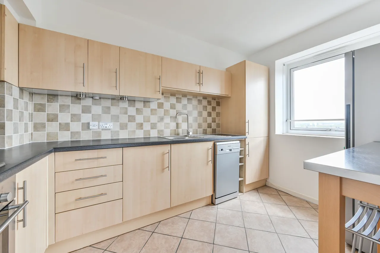 201 Park South, Austin Road, London, photo 12