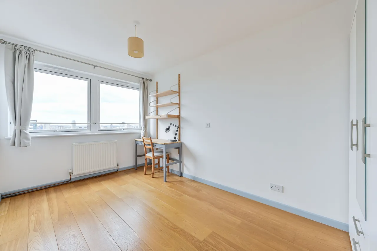 201 Park South, Austin Road, London, photo 11