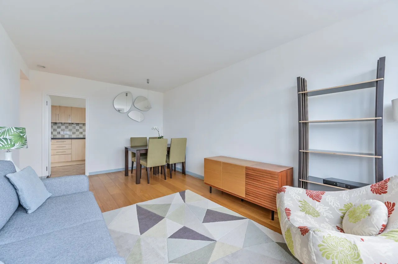 201 Park South, Austin Road, London, photo 9