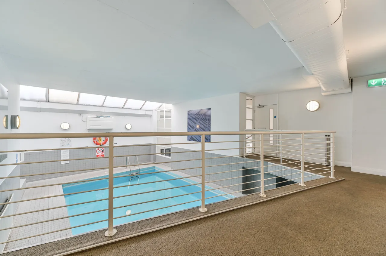 201 Park South, Austin Road, London, photo 2