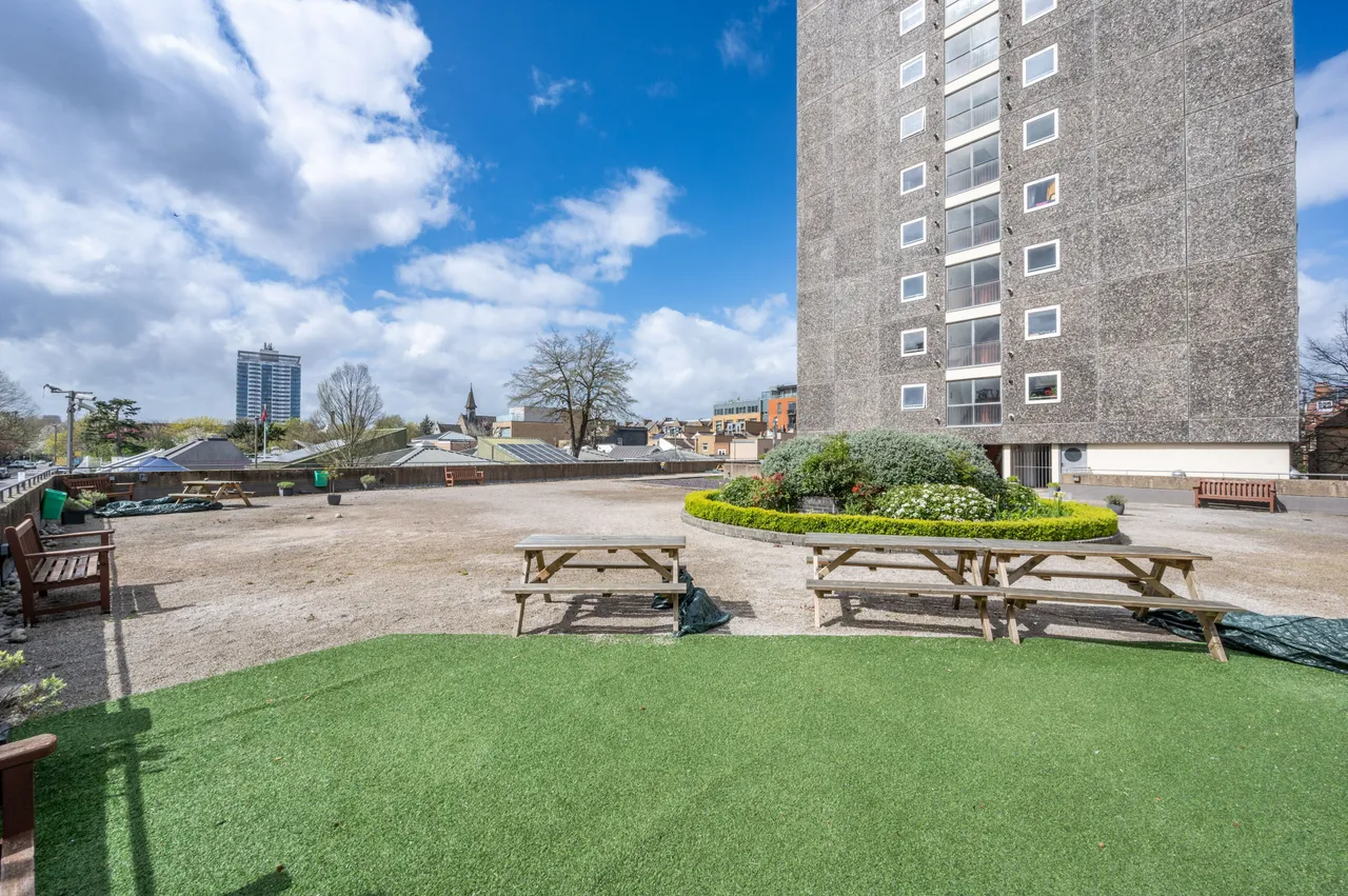 201 Park South, Austin Road, London, photo 6