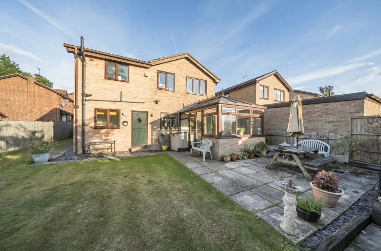 Tiercel Mews, Dinnington, S25, photo 19