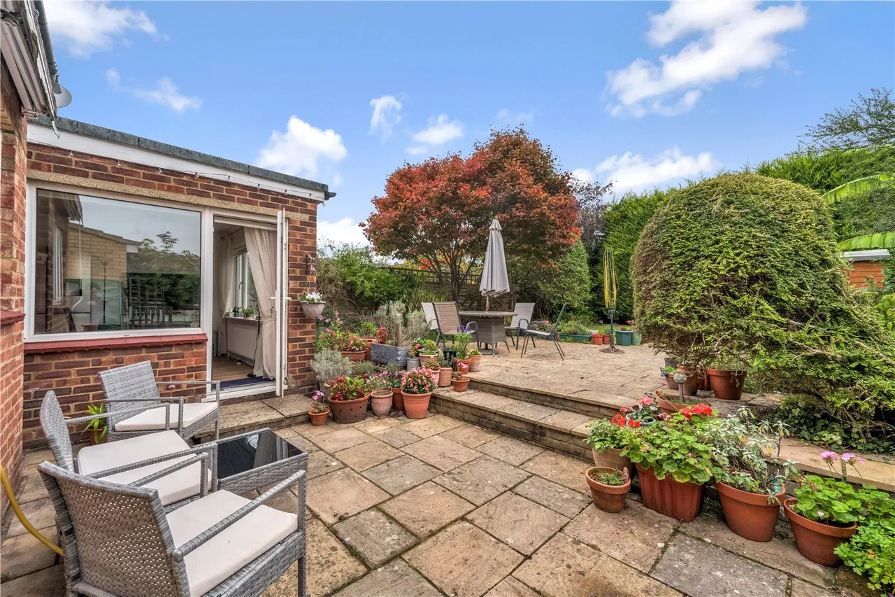 Saxonbury Avenue, Lower Sunbury, TW16 5HD, photo 12