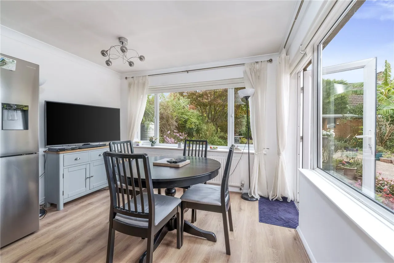 Saxonbury Avenue, Lower Sunbury, TW16 5HD, photo 5